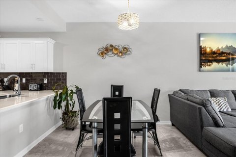 Condo in Kissimmee, Florida, 2 bedrooms № 2101874 - photo 11
