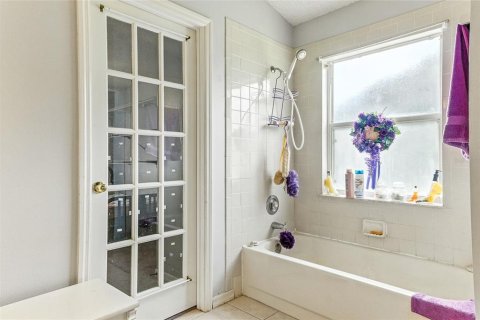 Casa en venta en Wesley Chapel, Florida, 4 dormitorios, 158.77 m2 № 1900668 - foto 19
