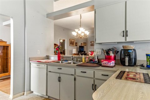 Casa en venta en Wesley Chapel, Florida, 4 dormitorios, 158.77 m2 № 1900668 - foto 10