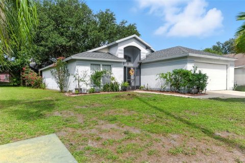 Casa en venta en Wesley Chapel, Florida, 4 dormitorios, 158.77 m2 № 1900668 - foto 2