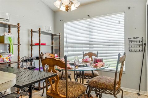 Casa en venta en Wesley Chapel, Florida, 4 dormitorios, 158.77 m2 № 1900668 - foto 12