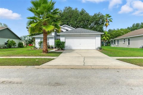 Casa en venta en Wesley Chapel, Florida, 4 dormitorios, 158.77 m2 № 1900668 - foto 1