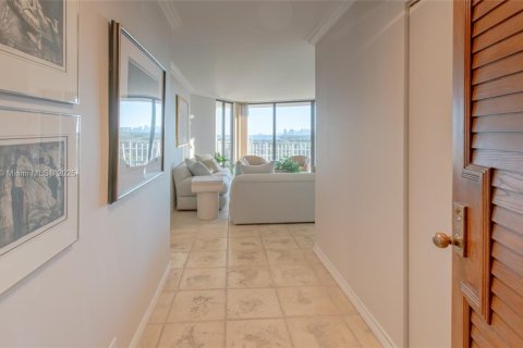 Condominio en alquiler en Miami, Florida, 2 dormitorios, 143.44 m2 № 2059934 - foto 7