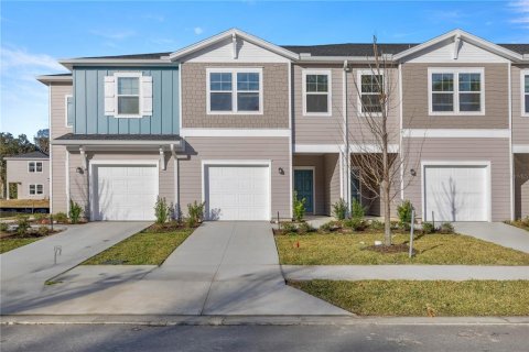 Townhouse in Ocala, Florida 3 bedrooms, 165.55 sq.m. № 1895077 - photo 1