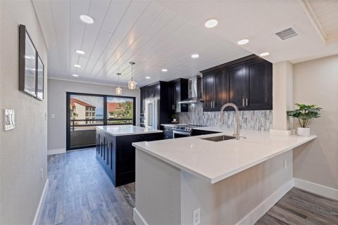 Adosado en venta en Tierra Verde, Florida, 2 dormitorios, 155.7 m2 № 1758379 - foto 10