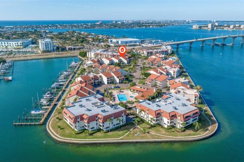 Adosado en venta en Tierra Verde, Florida, 2 dormitorios, 155.7 m2 № 1758379 - foto 3