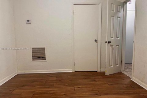 Copropriété à louer à Miami Beach, Floride: 1 chambre, 39.76 m2 № 1944755 - photo 7