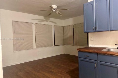 Copropriété à louer à Miami Beach, Floride: 1 chambre, 39.76 m2 № 1944755 - photo 5