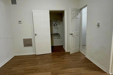 Copropriété à louer à Miami Beach, Floride: 1 chambre, 39.76 m2 № 1944755 - photo 6