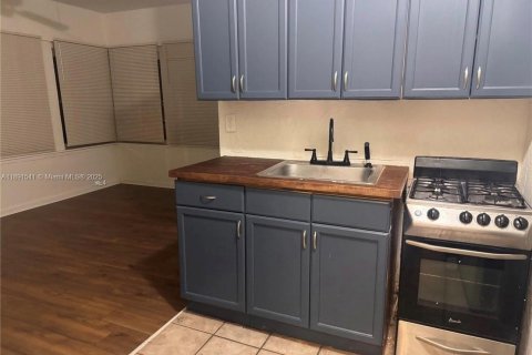 Copropriété à louer à Miami Beach, Floride: 1 chambre, 39.76 m2 № 1944755 - photo 1