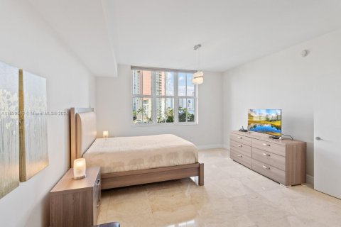 Condo in Aventura, Florida, 3 bedrooms  № 1954680 - photo 13