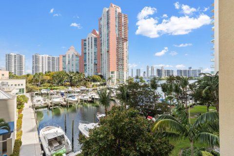 Condo in Aventura, Florida, 3 bedrooms  № 1954680 - photo 1