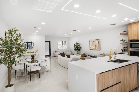 Купить виллу или дом в Майами, Флорида 4 спальни, 169.45м2, № 2085412 - фото 6