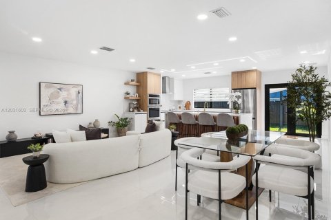 Купить виллу или дом в Майами, Флорида 4 спальни, 169.45м2, № 2085412 - фото 5