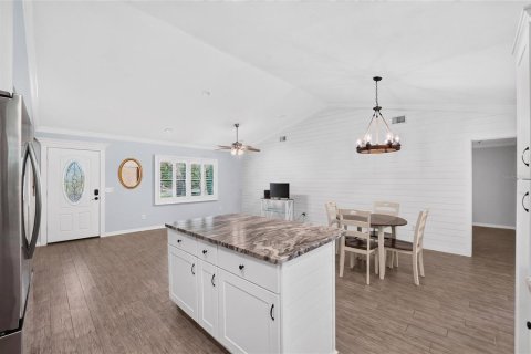 Villa ou maison à vendre à Crystal River, Floride: 2 chambres, 103.68 m2 № 2203561 - photo 27
