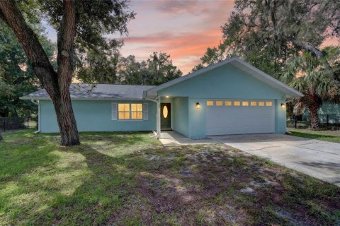 Casa en Crystal River, Florida 2 dormitorios, 103.68 m2 № 2203561