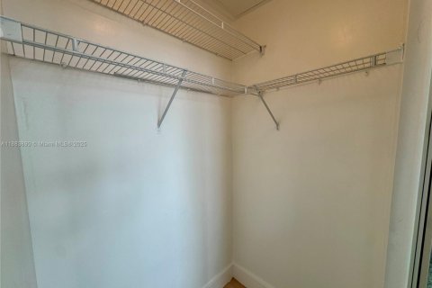 Copropriété à louer à Miami, Floride: 2 chambres, 107.49 m2 № 1977472 - photo 26