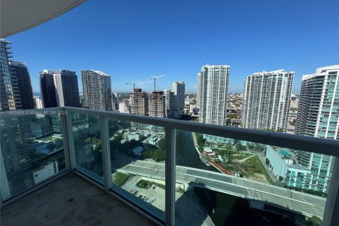 Copropriété à louer à Miami, Floride: 2 chambres, 107.49 m2 № 1977472 - photo 2