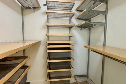 Copropriété à louer à Miami, Floride: 2 chambres, 107.49 m2 № 1977472 - photo 25