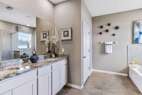 Villa ou maison à louer à Sarasota, Floride: 4 chambres, 189.99 m2 № 2431172 - photo 12