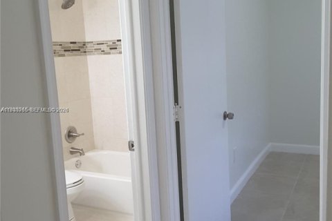 Copropriété à vendre à Tamarac, Floride: 2 chambres, 72 m2 № 1996447 - photo 3