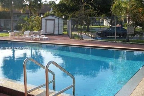 Copropriété à vendre à Tamarac, Floride: 2 chambres, 72 m2 № 1996447 - photo 6