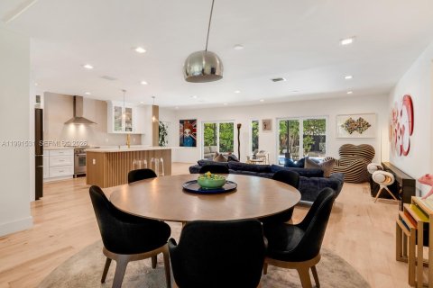 Купить виллу или дом в Майами-Шорс, Флорида 3 спальни, 207.36м2, № 2059409 - фото 15