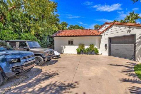 Купить виллу или дом в Майами-Шорс, Флорида 3 спальни, 207.36м2, № 2059409 - фото 5