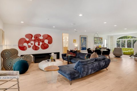 Купить виллу или дом в Майами-Шорс, Флорида 3 спальни, 207.36м2, № 2059409 - фото 16