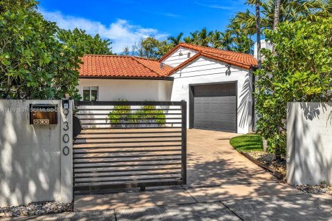 Купить виллу или дом в Майами-Шорс, Флорида 3 спальни, 207.36м2, № 2059409 - фото 4