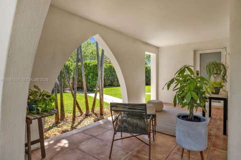 Купить виллу или дом в Майами-Шорс, Флорида 3 спальни, 207.36м2, № 2059409 - фото 6