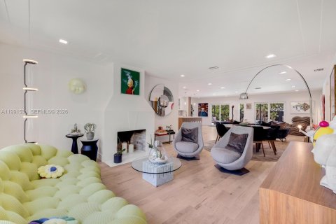 Купить виллу или дом в Майами-Шорс, Флорида 3 спальни, 207.36м2, № 2059409 - фото 18