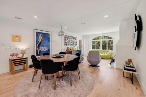 Купить виллу или дом в Майами-Шорс, Флорида 3 спальни, 207.36м2, № 2059409 - фото 17