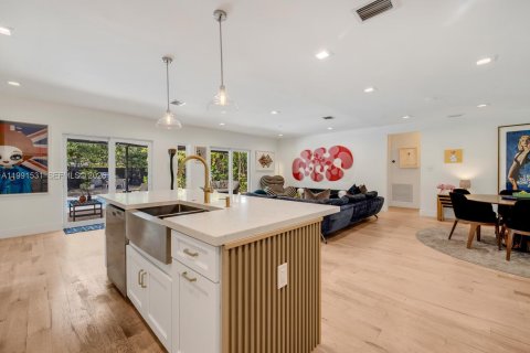 Купить виллу или дом в Майами-Шорс, Флорида 3 спальни, 207.36м2, № 2059409 - фото 12