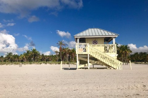 Condo in Key Biscayne, Florida, 1 bedroom  № 1840903 - photo 21