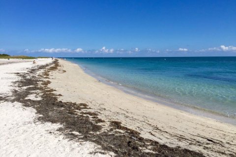 Condo in Key Biscayne, Florida, 1 bedroom  № 1840903 - photo 20