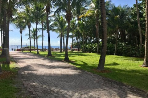 Condo in Key Biscayne, Florida, 1 bedroom  № 1840903 - photo 19