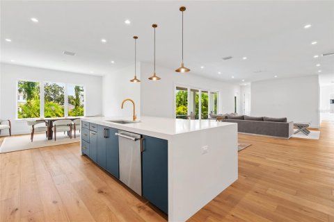 Villa ou maison à vendre à Tampa, Floride: 5 chambres, 484.67 m2 № 1835095 - photo 15