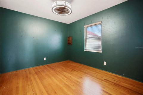 House in Saint Petersburg, Florida 3 bedrooms, 175.96 sq.m. № 1616306 - photo 22