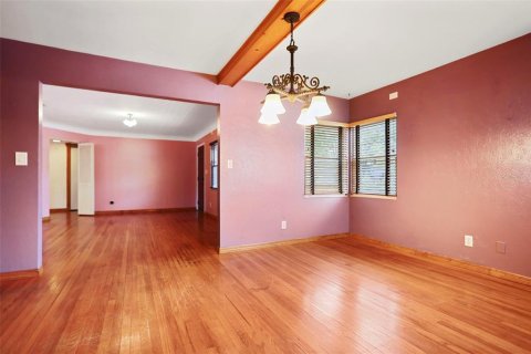 House in Saint Petersburg, Florida 3 bedrooms, 175.96 sq.m. № 1616306 - photo 24