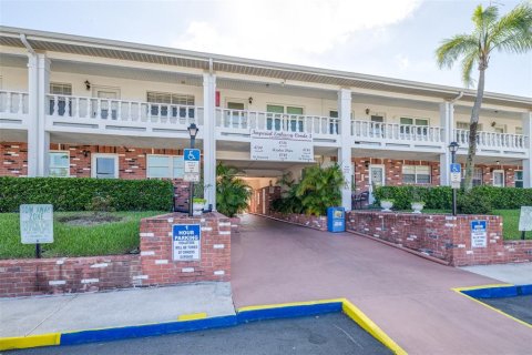 Copropriété à vendre à New Port Richey, Floride: 1 chambre, 62.43 m2 № 1901890 - photo 1
