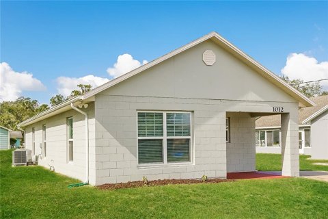 Casa en alquiler en Sanford, Florida, 3 dormitorios, 104.98 m2 № 1913924 - foto 1