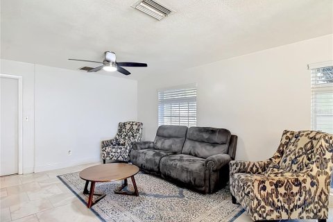 Villa ou maison à vendre à Tampa, Floride: 4 chambres, 189.24 m2 № 2203340 - photo 22