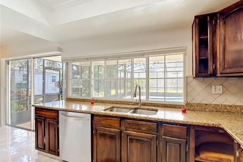 Villa ou maison à vendre à Tampa, Floride: 4 chambres, 189.24 m2 № 2203340 - photo 13