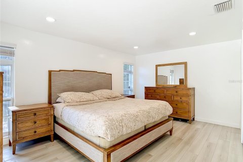 Villa ou maison à vendre à Tampa, Floride: 4 chambres, 189.24 m2 № 2203340 - photo 27