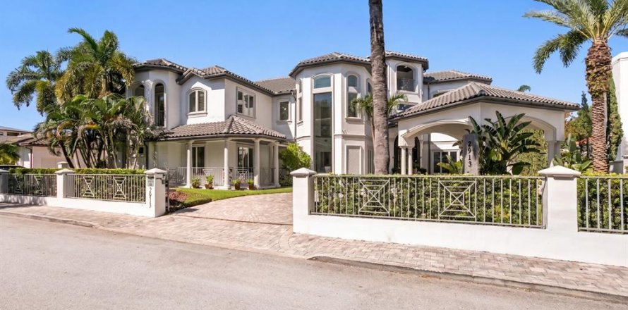 Casa en Tampa, Florida 6 dormitorios, 760.87 m2 № 2433338
