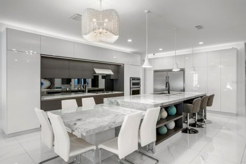 Casa en venta en Tampa, Florida, 6 dormitorios, 760.87 m2 № 2433338 - foto 17