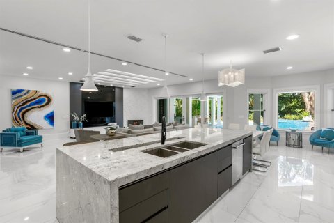 Casa en venta en Tampa, Florida, 6 dormitorios, 760.87 m2 № 2433338 - foto 14
