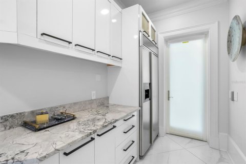 Casa en venta en Tampa, Florida, 6 dormitorios, 760.87 m2 № 2433338 - foto 19