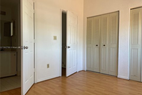 Townhouse in Sunrise, Florida 3 bedrooms, 130.9 sq.m. № 1836734 - photo 29